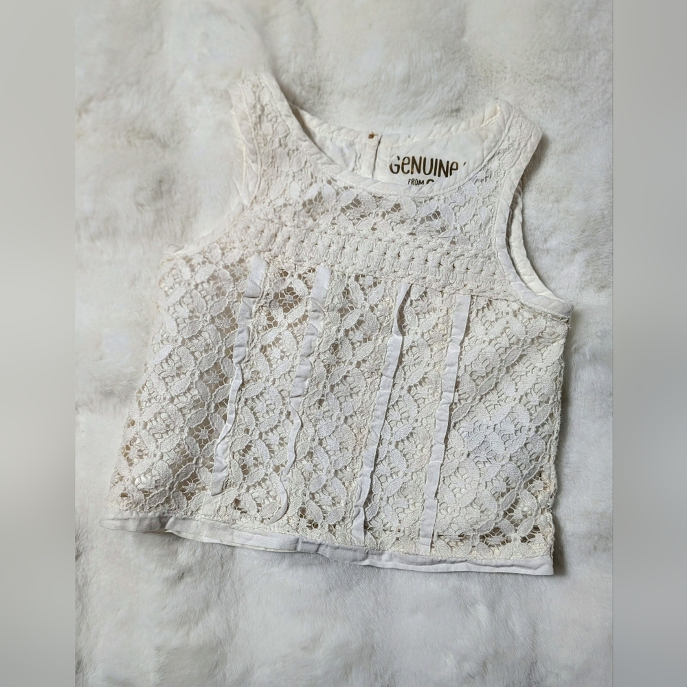 🤍 Genuine Kid from OshKosh Lace Top – 18M 🤍